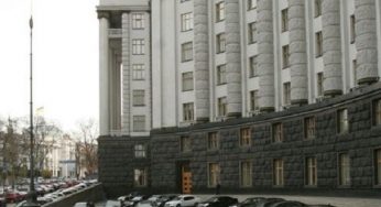 Кабмин разрешил военным определять получателей зарплаты в случае плена