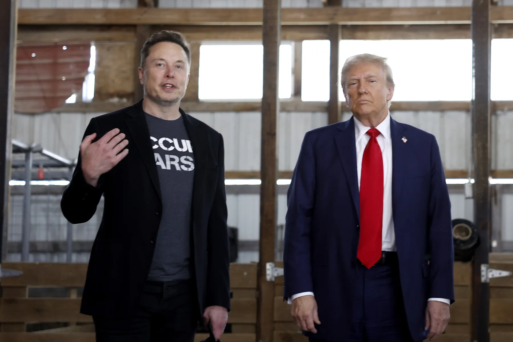 Илон Маск покидает DOGE, но продолжает сотрудничество с администрацией Трампа