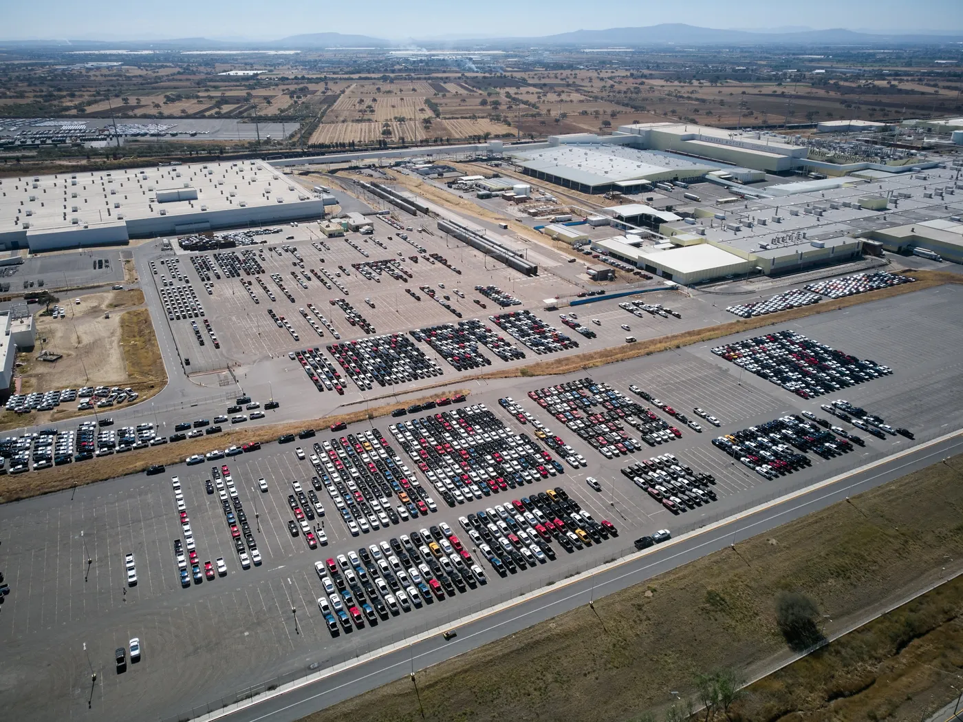 Введение новых тарифов: цены на автомобили могут резко возрасти, — Bloomberg