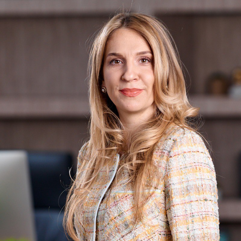 Наталія Холод